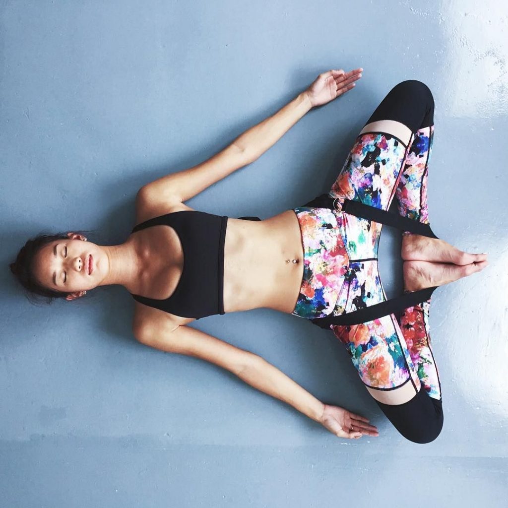 Imagem da postura da borboleta invertida